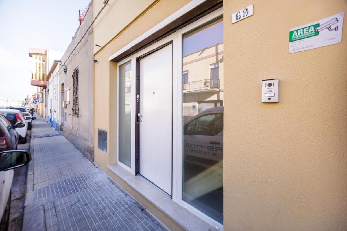 Bandiera 68 Apartment Cagliari Exteriör bild